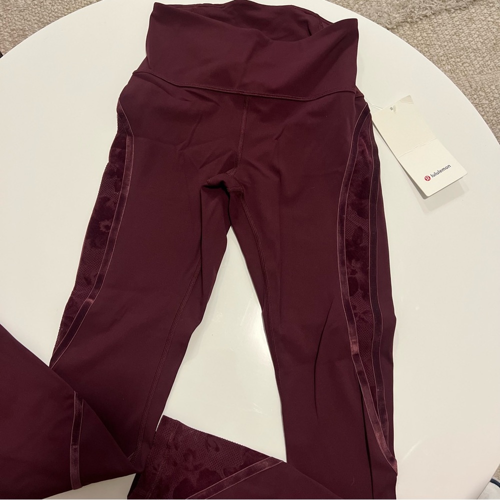 NWT Lululemon Wunder Under Flocked Leggings Size 4